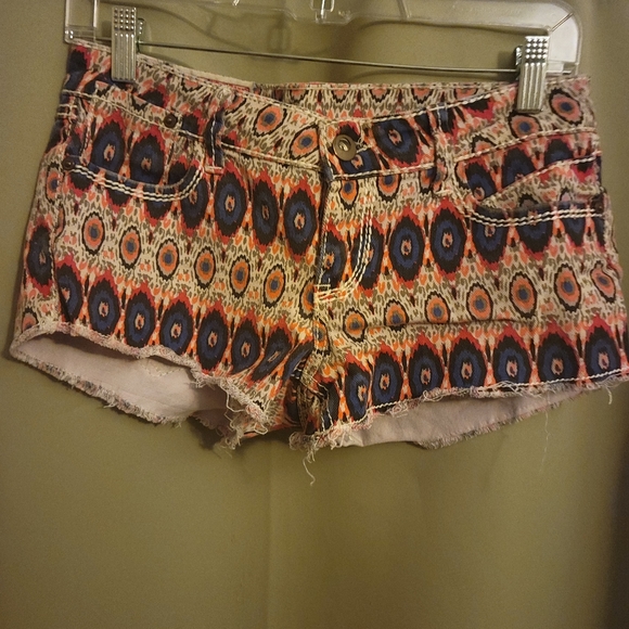 Shorts - Picture 3 of 3